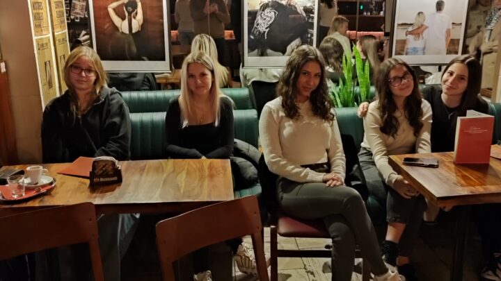 ŠEDÁ ZÓNA – premietanie filmu a diskusia s režisérkou/Filmvetítés és közönségtalálkozó a film rendezőjével